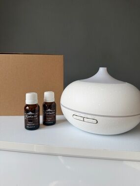 White Ultrasonic Aroma Diffuser with Essential Oils NEW in box